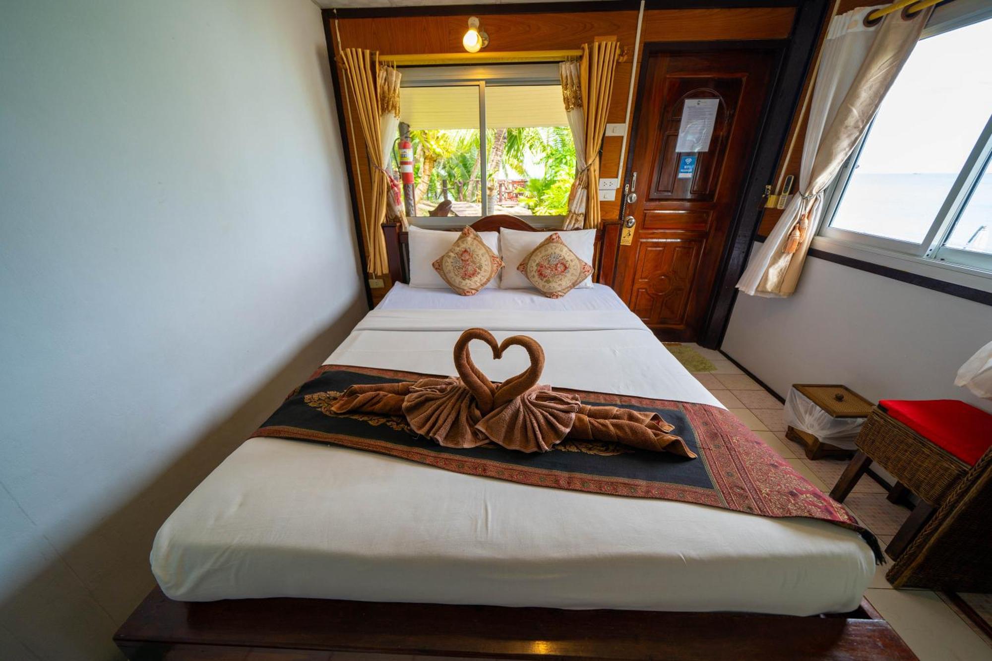 Tongta Phaview Resort Koh Samet Ngoại thất bức ảnh